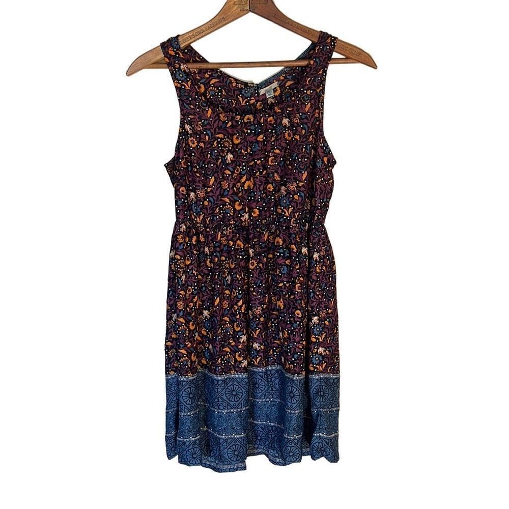 Ecote Keyhole Back Flowey Tank Top - Picture 2 of 10